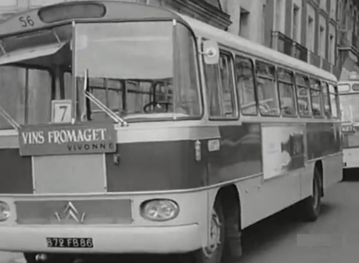 photo de Poitiers :  autobus urbain, 1968